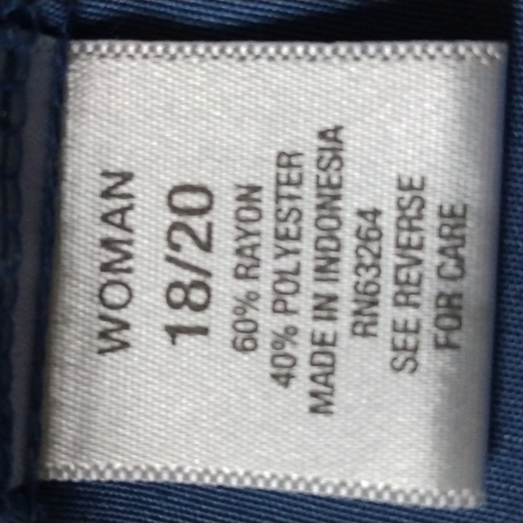 Blue V neck button down blouse 18, 20 - Picture 7 of 8